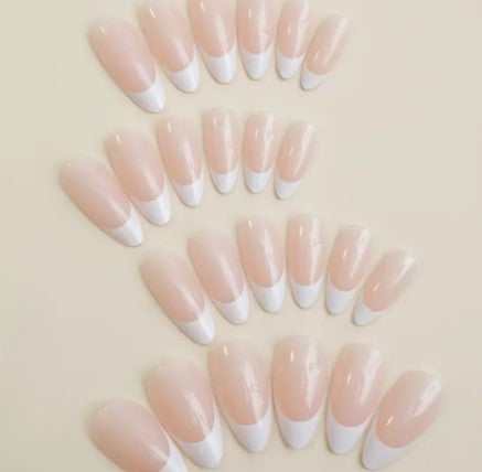 ALMOND CHIC